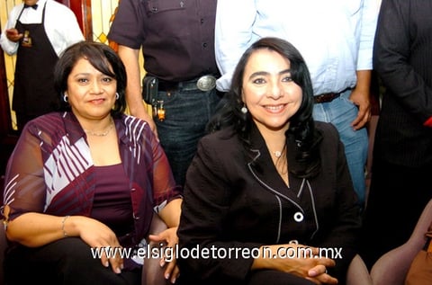 31012010 María Elena Cruz de Luna y Claudia Ávila de Reyes.