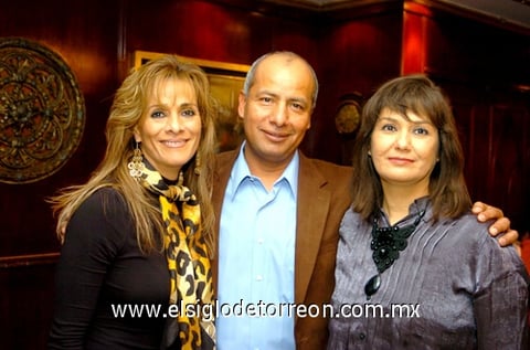 31012010 Nora González, Tomás Galván y Gilda Campos.
