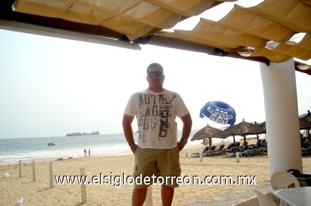 De vacaciones en Ixtapa Zihuatanejo, mayo 15 del 2009, Victor Manuel Salas García.