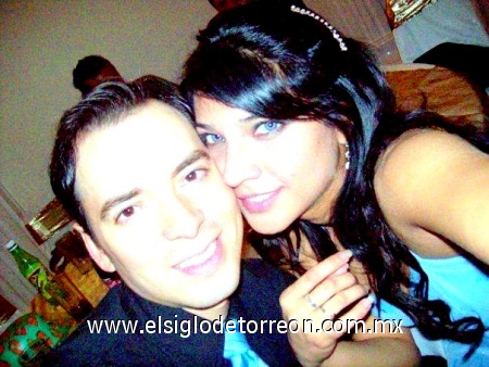 Fernando Chairez y Deby Estefania Flores graduación Casino San Angel.