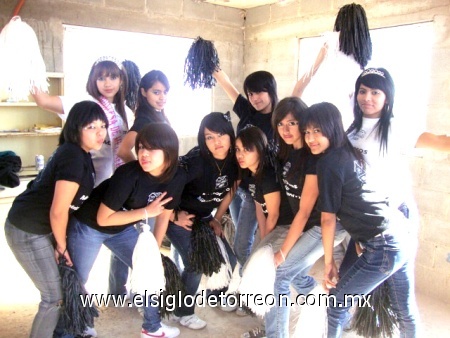 Matamoros Coahuila evento deportivo con las porristas de meloneros 31-01-10 fotografía enviada por Lupita.
