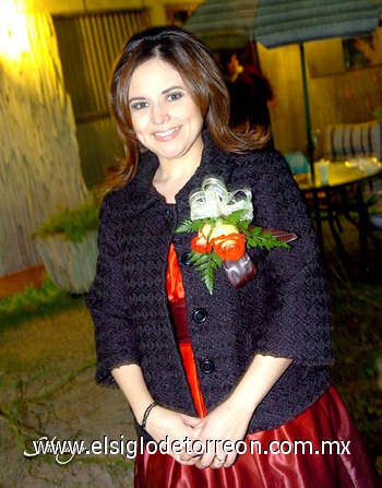 04022010 Muy contenta lució María Eugenia Sánchez Soto en su fiesta prenupcial.- Sotomayor Fotografía