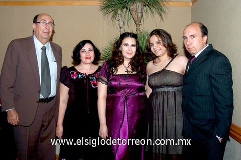 06022010 Ernesto Gutiérrez, Mary Carmona, Vero Gutiérrez, Mayela Muñoz y Jonas Gutiérrez.