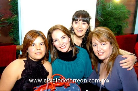 08022010 Lupita de Ríos y Leonor de Ávila.