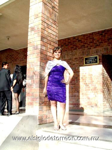 Mi amiguis Norma que quiero mucho en su graduación y le dieron mención honorífica. Felicidades Ingeniera. Fotografía enviada por Azucena.