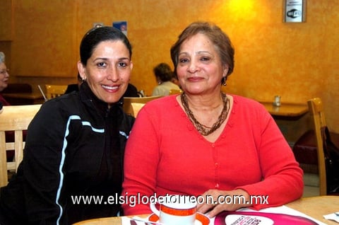 12022010 María Elena Magaña y Laura Alvarado.