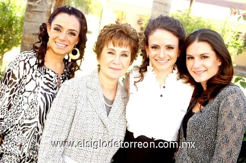 14022010 Ely de Soldevilla, Lucero Olhagaray de Soldevilla, Lorena y Lucero Soldevilla.