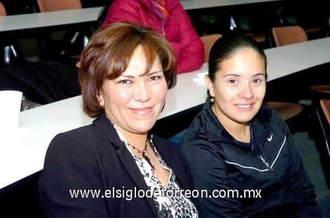 14022010 Verónica de Olguín y Anel Badillo.