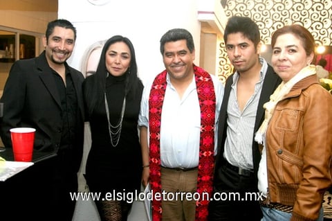 14022010 Agustín Balderas, Imelda Velázquez, Pbro. Toño, Pepe Arreola y Victoria Armendáriz.