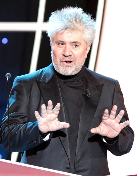 El director Pedro Almodóvar entregó el galardón a la Mejor Película.