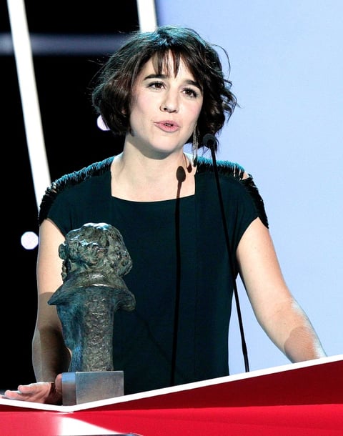 Mar Coll agradece el Goya a la mejor dirección novel por 'Tres días con la familia'.