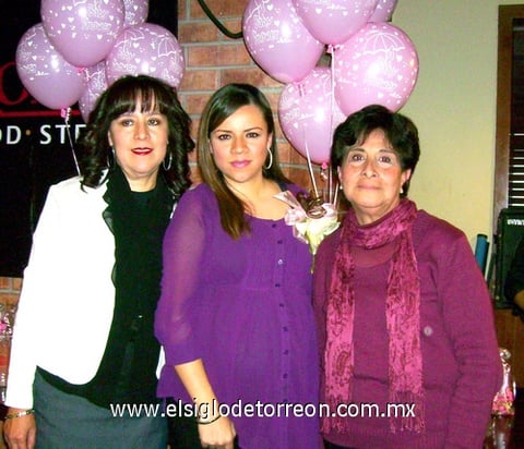 16022010 Martha Muñoz Olvera y Rosa Bertha Ríos de Márquez le organizaron un festejo de canastilla a Marcela Sepúlveda Muñoz.