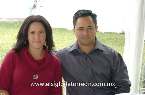17022010 Se la pasan bien. Allan Quintero, Aline Brun, Isabel Herrera, Ramín Daizadeh, Aracely Haldeman, Eduardo Benítez y Jorge Cortinas.