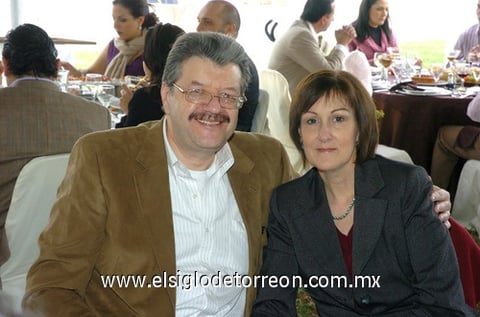 19022010 Fernando Alanís  y Pily Alanís.