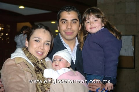 19022010 Ivete, María José, Luisa Fernanda e Ignacio. EL SIGLO DE TORREÓN/ÉRICK SOTOMAYOR