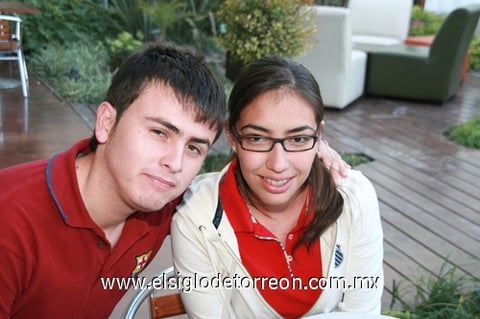 21022010 Érick Belmontes y Liz Córdova.