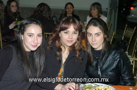 21022010 Ana Garza, Marla López y Brenda Garza.