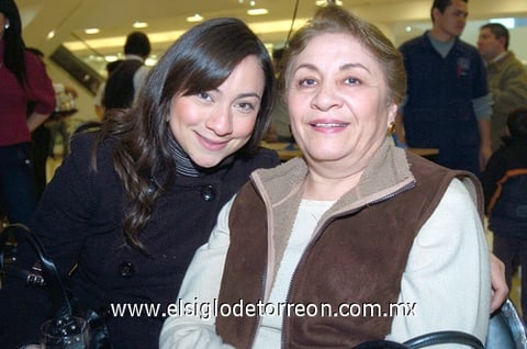 21022010 Irene de Castro y Lety de Vega.