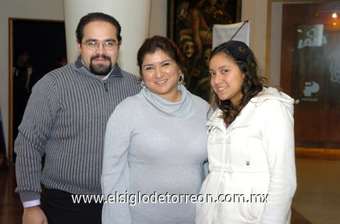 21022010 Salvador García, Gema Rodríguez y Sinaí Rodríguez.