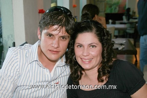 22022010 Nancy Quiñones y Maritere Ruvalcaba.