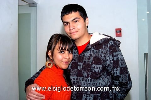 23022010 Denisse Vázquez y Javier Reséndiz.