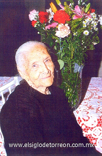 24022010 Sra. Soledad Garay Camarillo Vda. de Álvarez festejará el seis de marzo sus 101 años de vida.