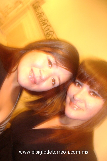Eva y Karina Hinojos García de Torreón.
Enviada por Karina