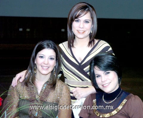 26022010 Rosy, Sary y Angélica.