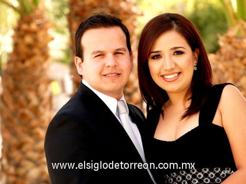 28022010 Efectuaron su presentación religiosa en la parroquia de San Felipe de Jesús, Srita. Sofía del Carmen Soto Valdés y Sr. Ricardo Alberto Marín Metlich, el 25 de febrero de 2010, en punto de las 6:00 de la tarde. Son hijos de los Sres. Alfonso Soto Martínez y María del Carmen Valdés de Soto; Raúl Marín de la Rosa y Rebeca Metlich de Marín.- CREA Fotografía