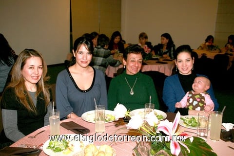 28022010 Patricia Verdeja, Mercedes Martínez, Alicia Abularage, Ana Elisa Viesca y la pequeña Ani.