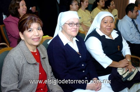 28022010 Chepis, sor Paz León Rodríguez y sor Soledad Hurtado.