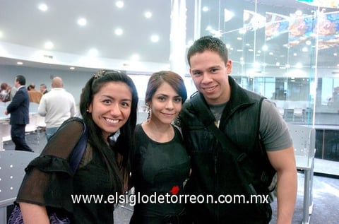 01032010 Ely Pámanes, Carolina Carrillo y David Muñoz.