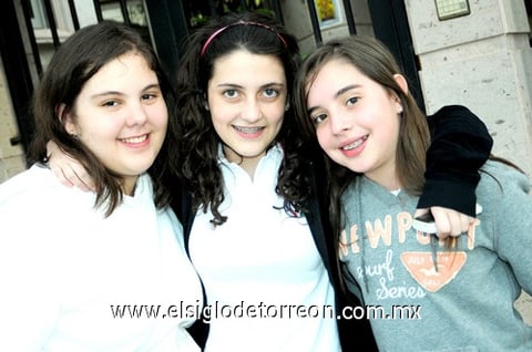 01032010 María Garza, Sofía Chamán y Mariángel Siller.