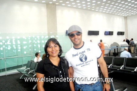 Flor Morales con Pablo Montero en México DF. 15 05 2009. Enviada por Victor Manuel Salas García.