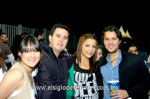 02032010 Martín, Alejandra, Karla y Barbie.