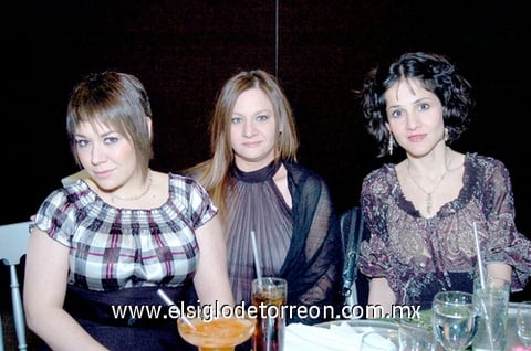 03032010 Daniela, Pamela y Eliana.