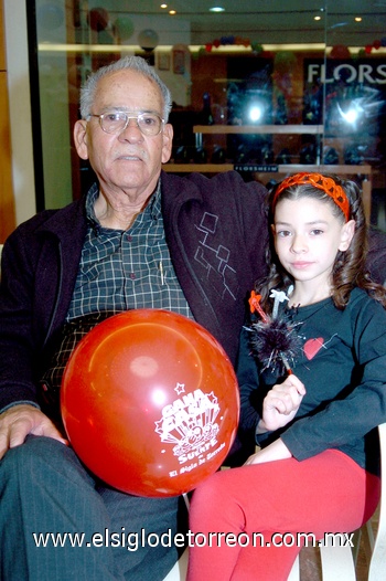 03032010 Francisco Ortiz y su nieta Ana Lucía Pérez Ortiz.