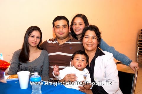 04032010 Marcela Rebollozo, Saúl Jalife, Saúl Jr., Ruth Jalife y Georgina Hernández.