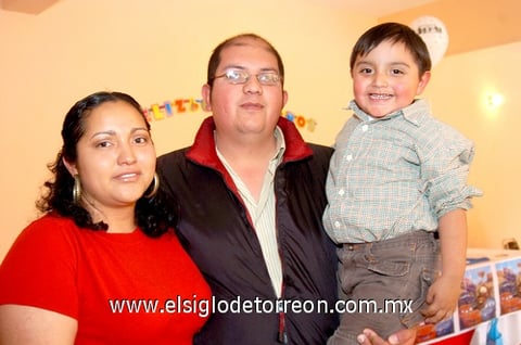 04032010 Abigaíl Amaya, Octavio Urbina y Maximiliano. EL SIGLO DE TORREÓN/JESÚS HERNÁNDEZ