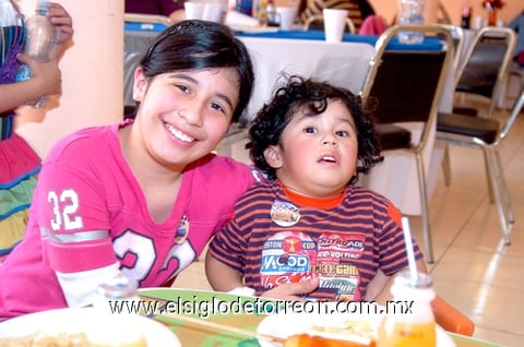 04032010 Invitados. Andi y Axel Aguilera Félix.