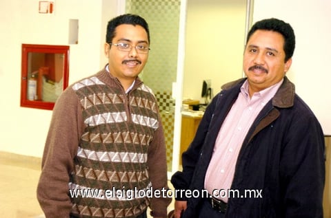 04032010 México. Por cuestiones de trabajo regresó Osvaldo Martínez y fue recibido por Miguel Montes.