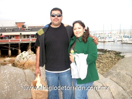 Desde Monterrey California, Para todos los Laguneros y no nos olvidamos de nuestro Carlos Real Durango, Freddy y Carmen.  Enviada por Familia Flores.