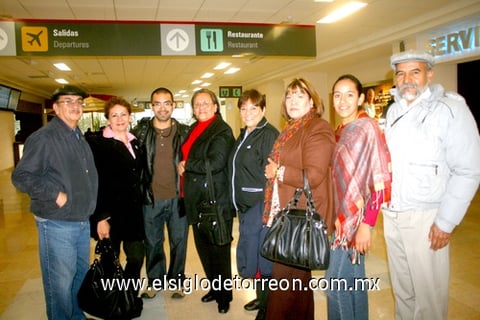 05032010 India. Jesús, Alma, José, Venus, Josefina, Juanis, Ángeles y Miguel.