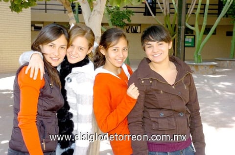 06032010 Amigas. Andrea, Kitzia, Yazmín y Fanny.