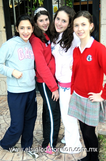 08032010 Chío, Susi, Caro y Adriana.