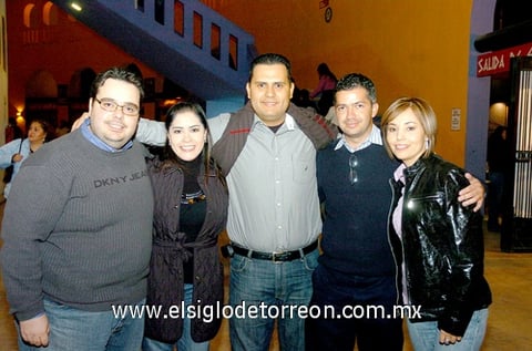 08032010 Carlos Monárrez y Mary Cruz Correa.