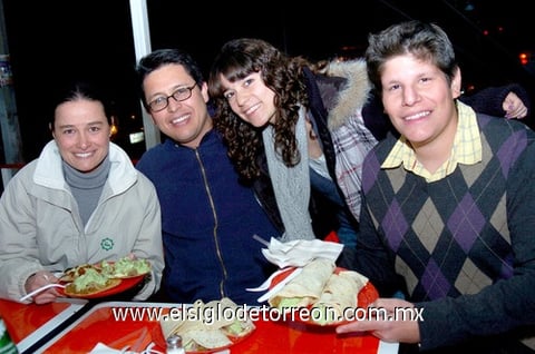 10032010 Carlos Ayala y Leslie García.