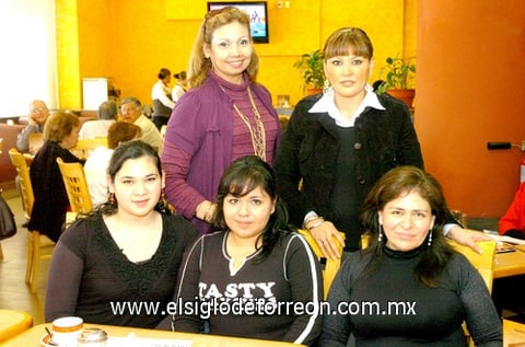 11032010 Lupita Ochoa, Dali Chino, Angélica Atilano, Ana María de Ochoa y Verónica del Bernal.