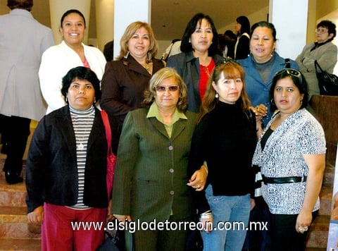 12032010 Espectadoras. Rosa Velia Reyes, María del Consuelo Treviño, Martha Catalina Gómez, Judith Aracely Ramírez, Fátima Janeth Bautista, Natividad Hernández, Consuelo Hernández y Guadalupe Hernández.