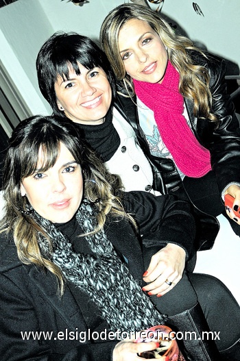 Katy Villarreal, Marcela Carrillo y Rocío Juan Marcos.